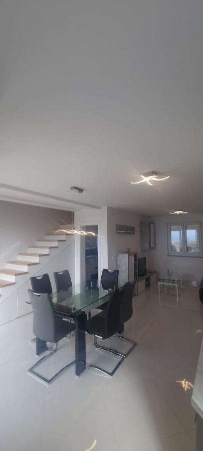Apartmani Lanterna Đảo Krk Ngoại thất bức ảnh