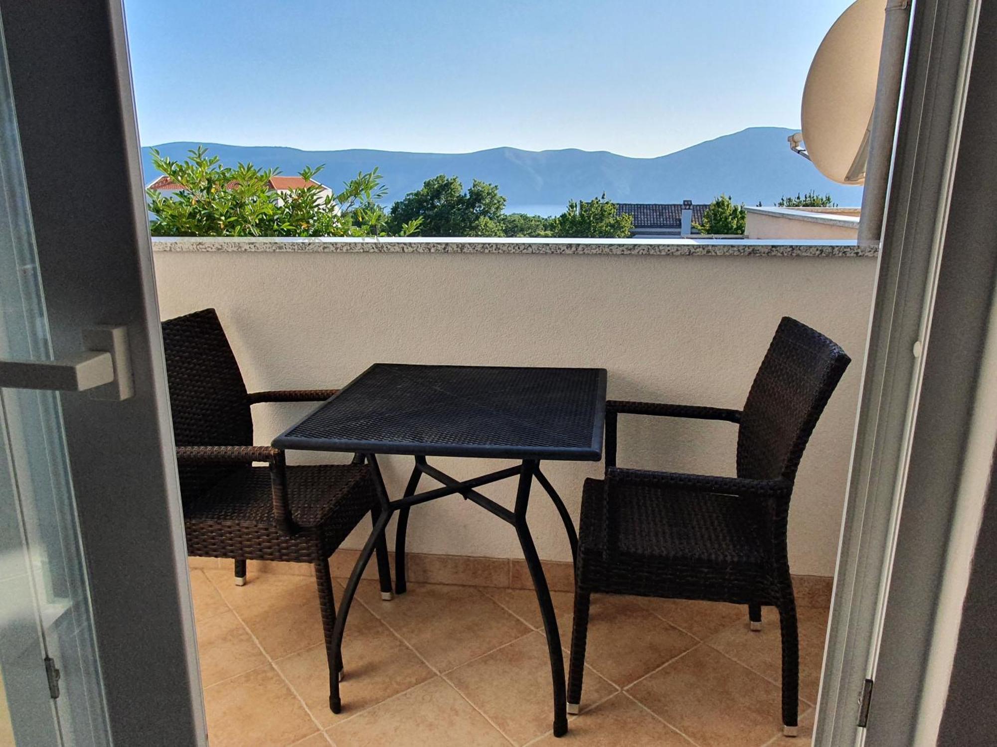 Apartmani Lanterna Đảo Krk Ngoại thất bức ảnh
